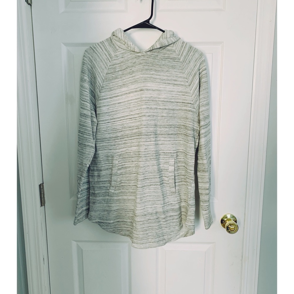 Forever 21 Sweatshirt